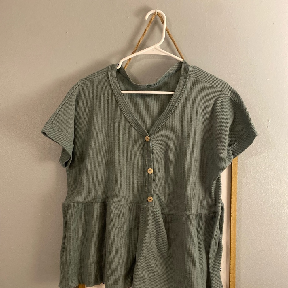 Green crop top